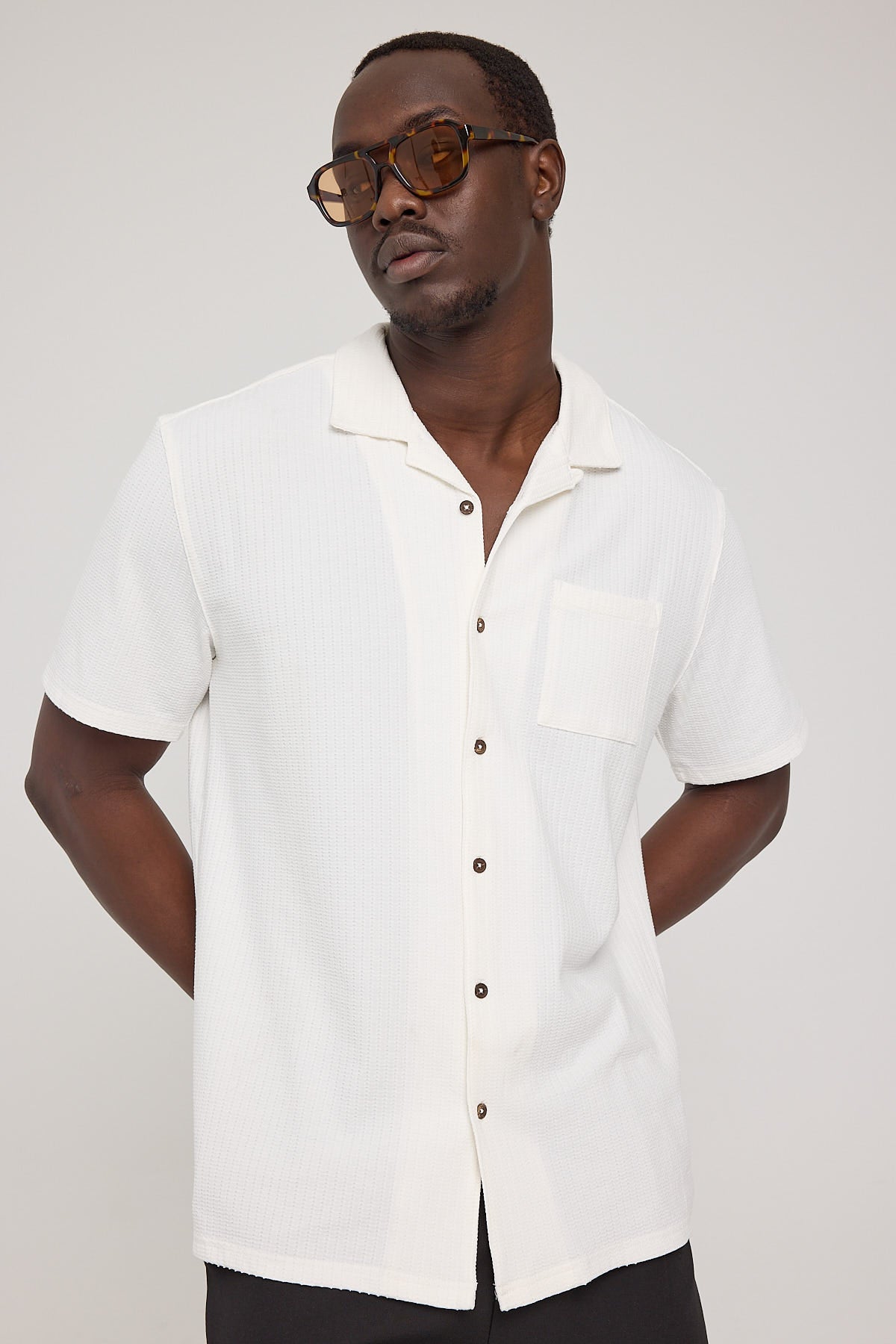 Common Need Studio Resort Collar Shirt Off White