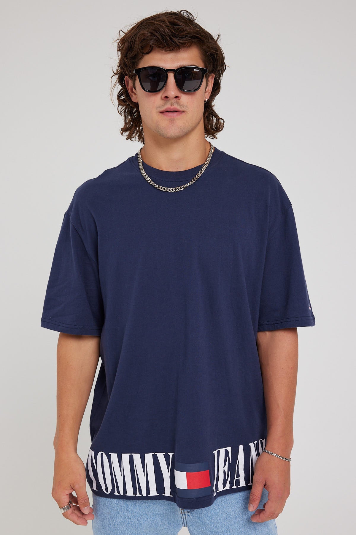 Tommy Jeans Printed Tee Universal – TJM Twilight Store Navy Archive