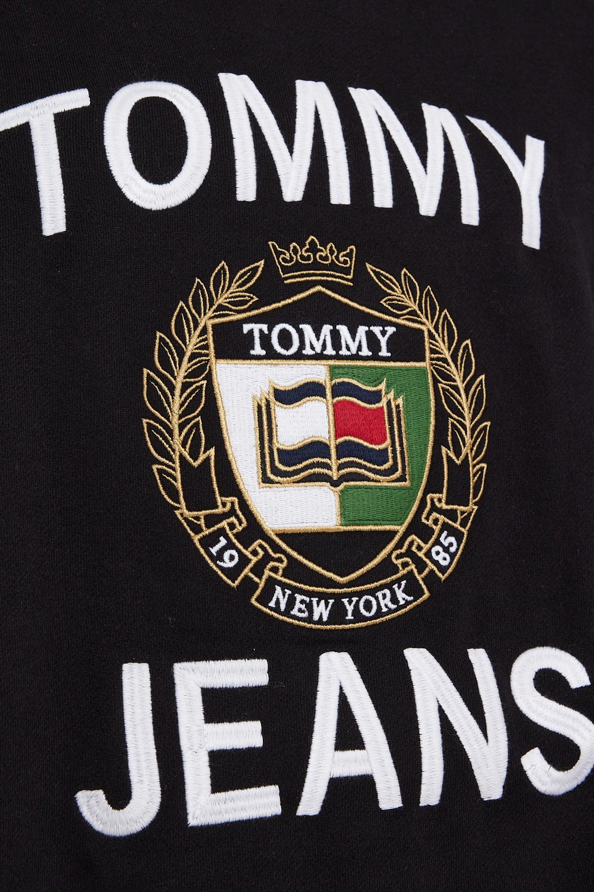 tommy hilfiger universal store