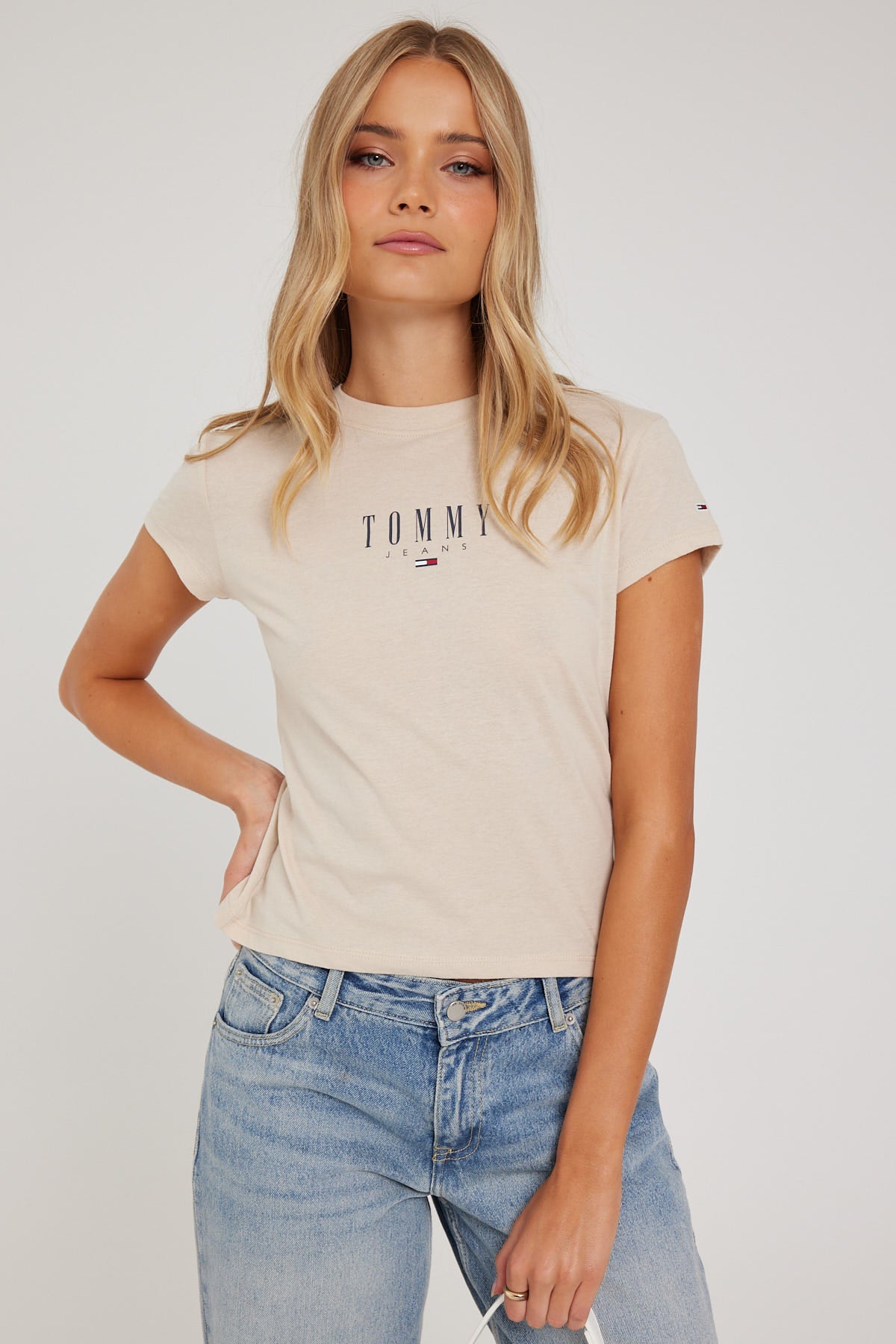 Jeans Store – Linear Universal Coastal TJW Baby Sleeve Serif Green Short Tommy Tee