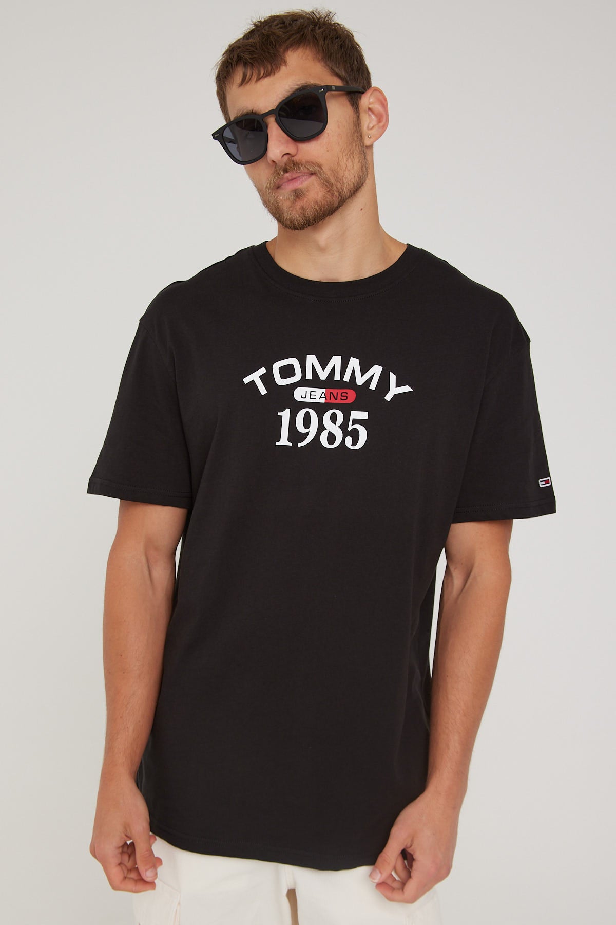 Tommy Jeans TJM CLSC Flag Store Athletic Tee – Universal White