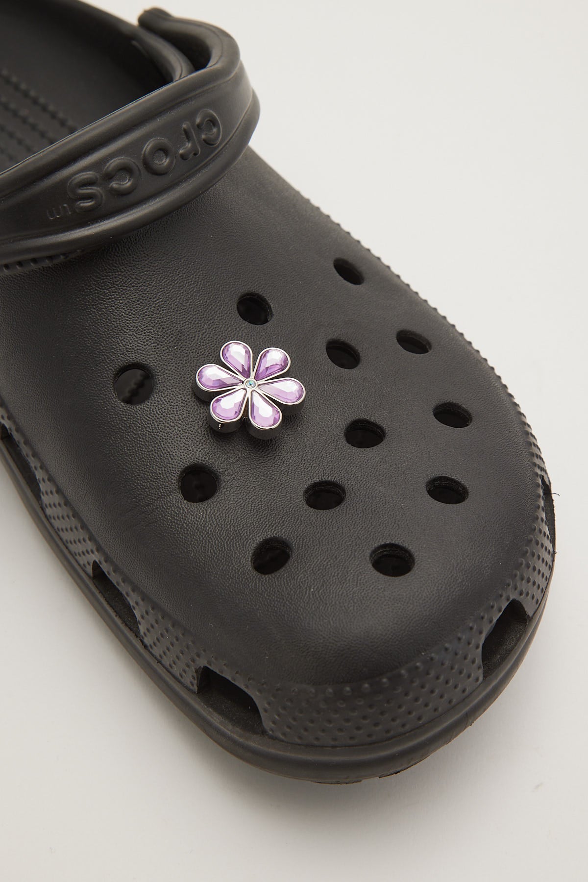 Crocs Jibbitz Letters  Personalise your Crocs with the One-Size Jibbitz,  Letter H : : Fashion