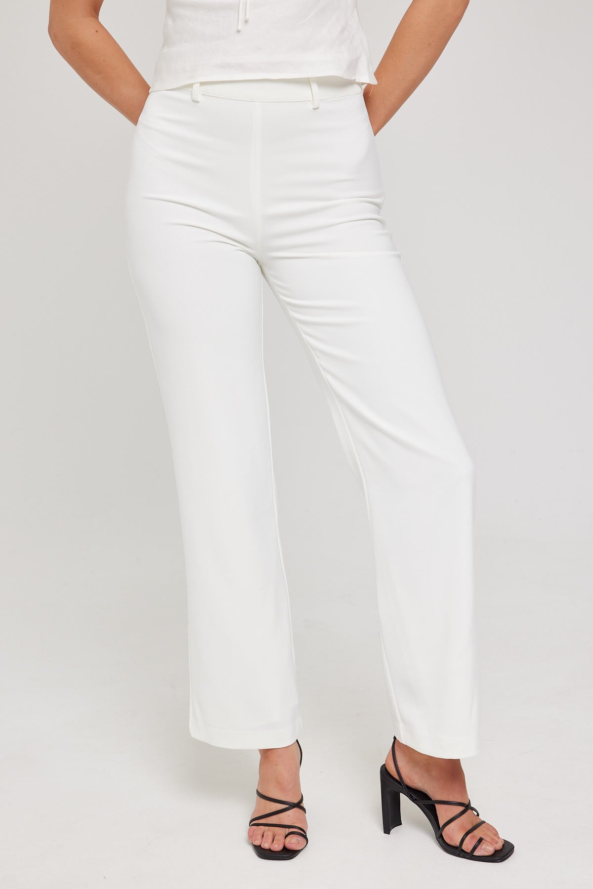 Perfect Stranger Sally Slim Leg Pant White – Universal Store
