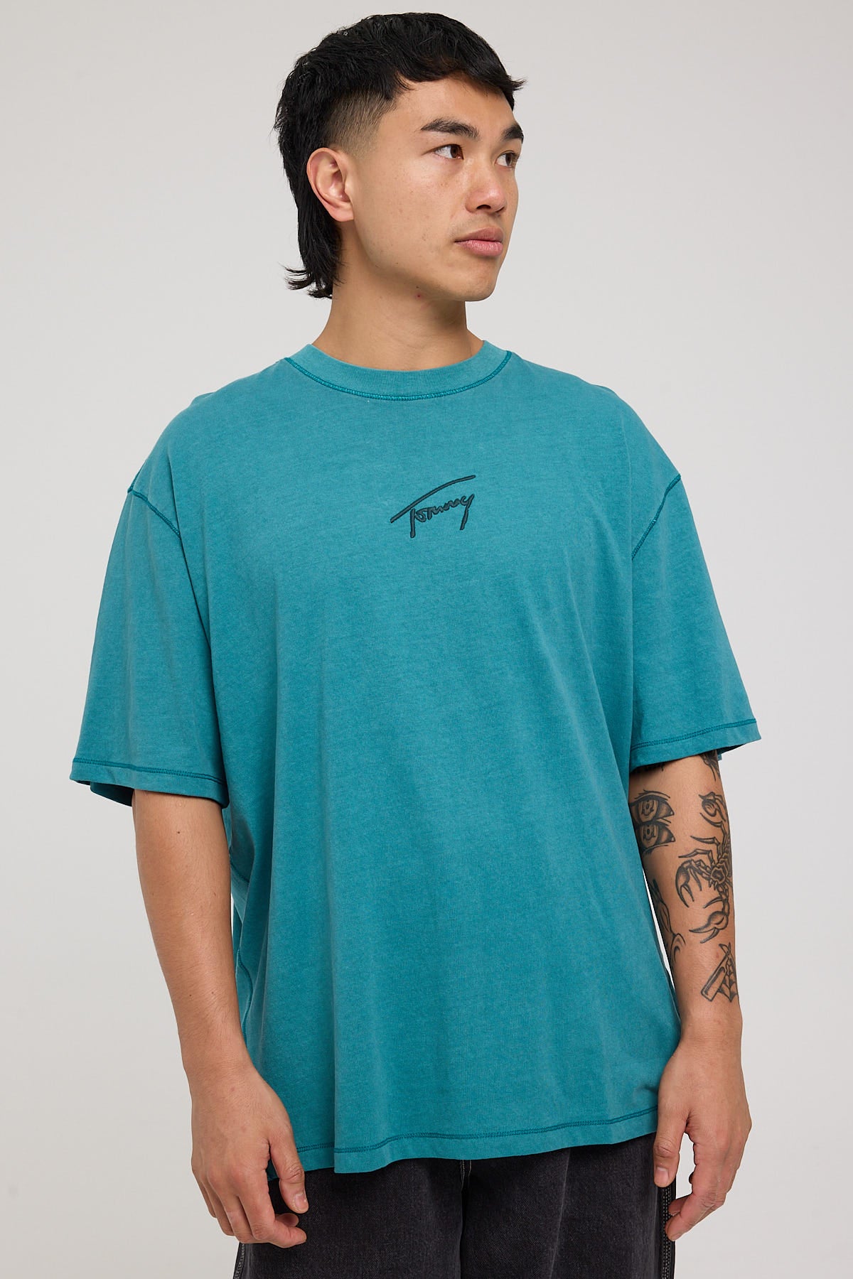 Tommy Jeans TJM Oversized Signature GD Tee Timeless Teal