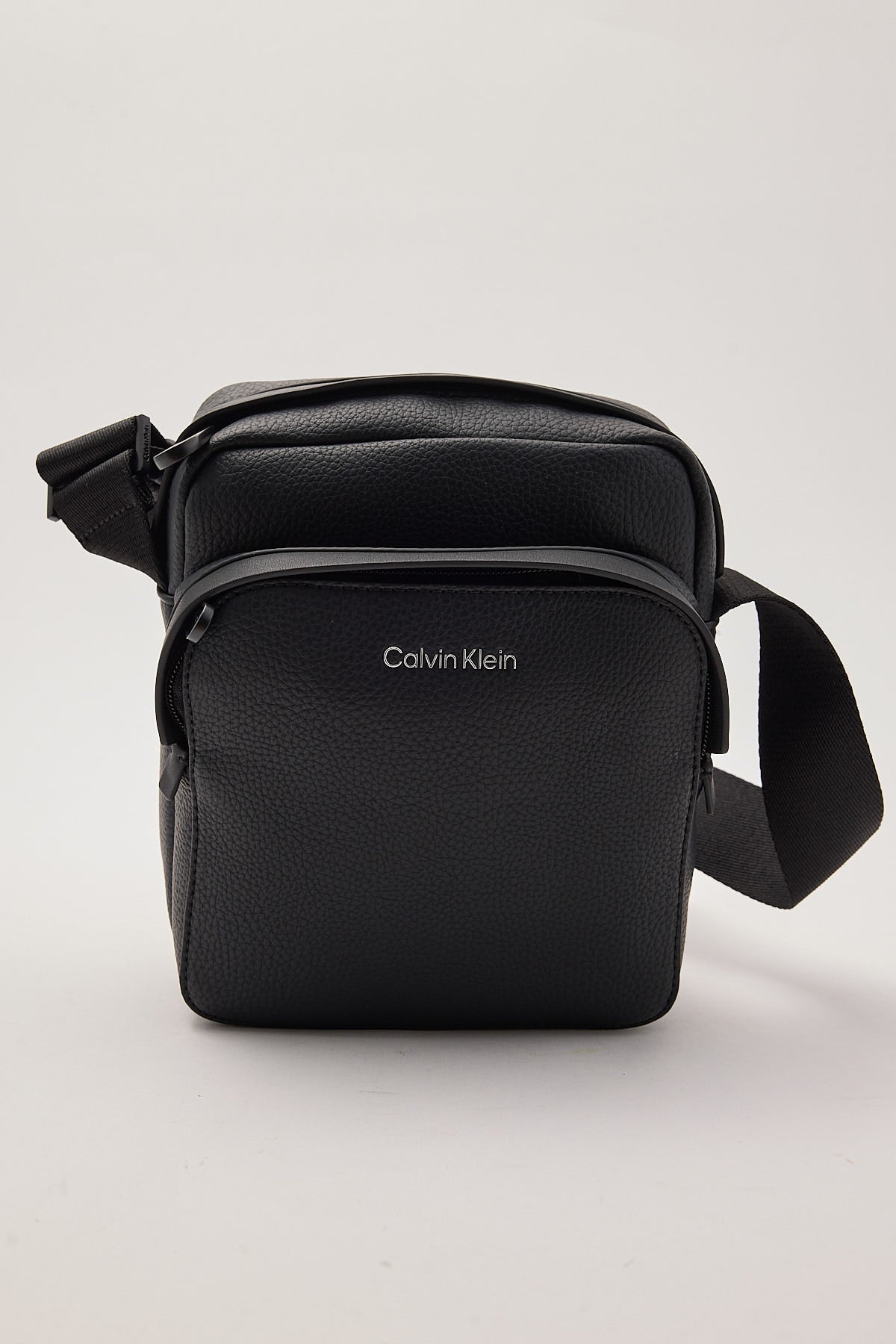 Calvin Klein Must Reporter S Black