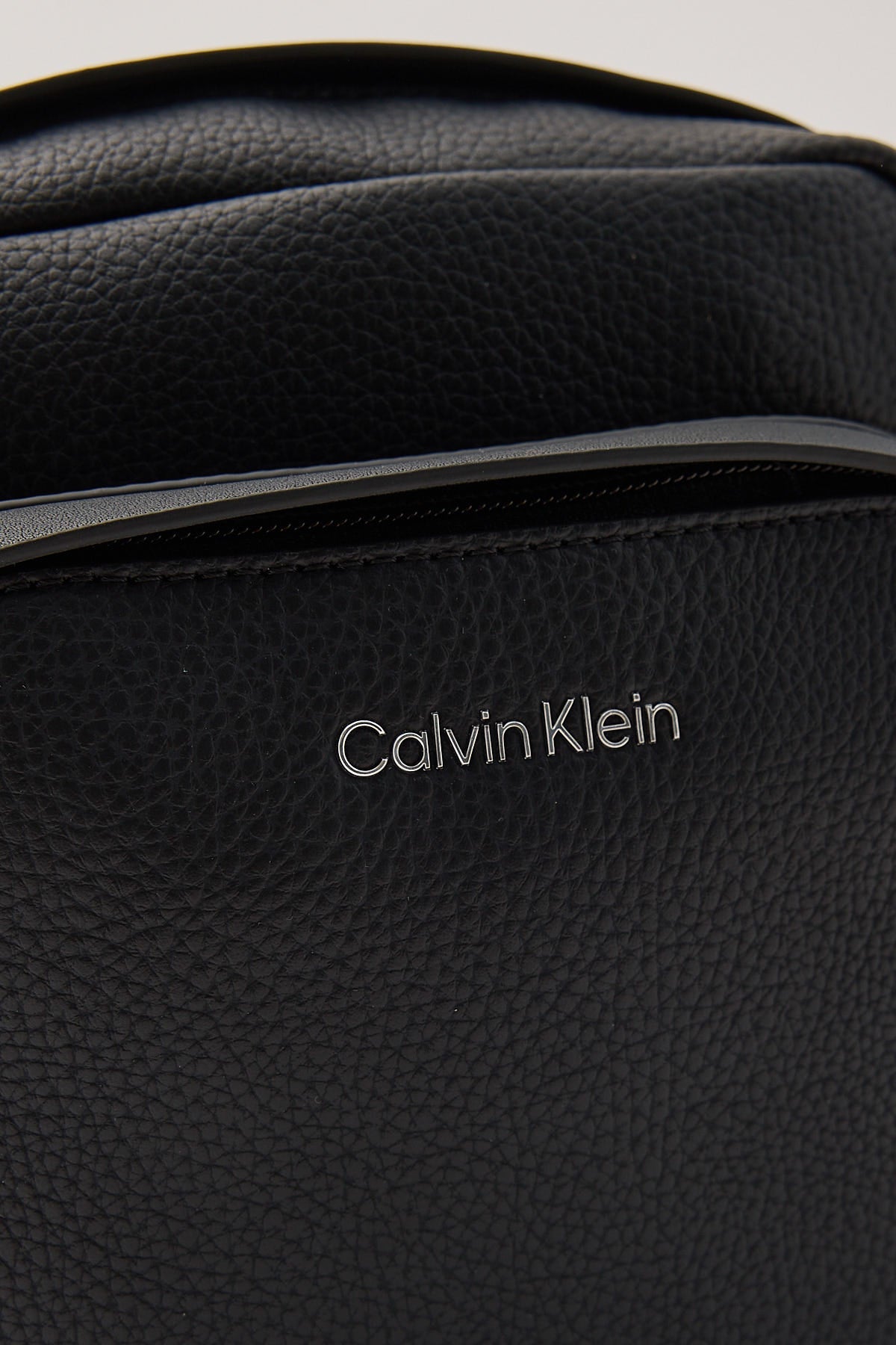 Calvin Klein Must Reporter S Black