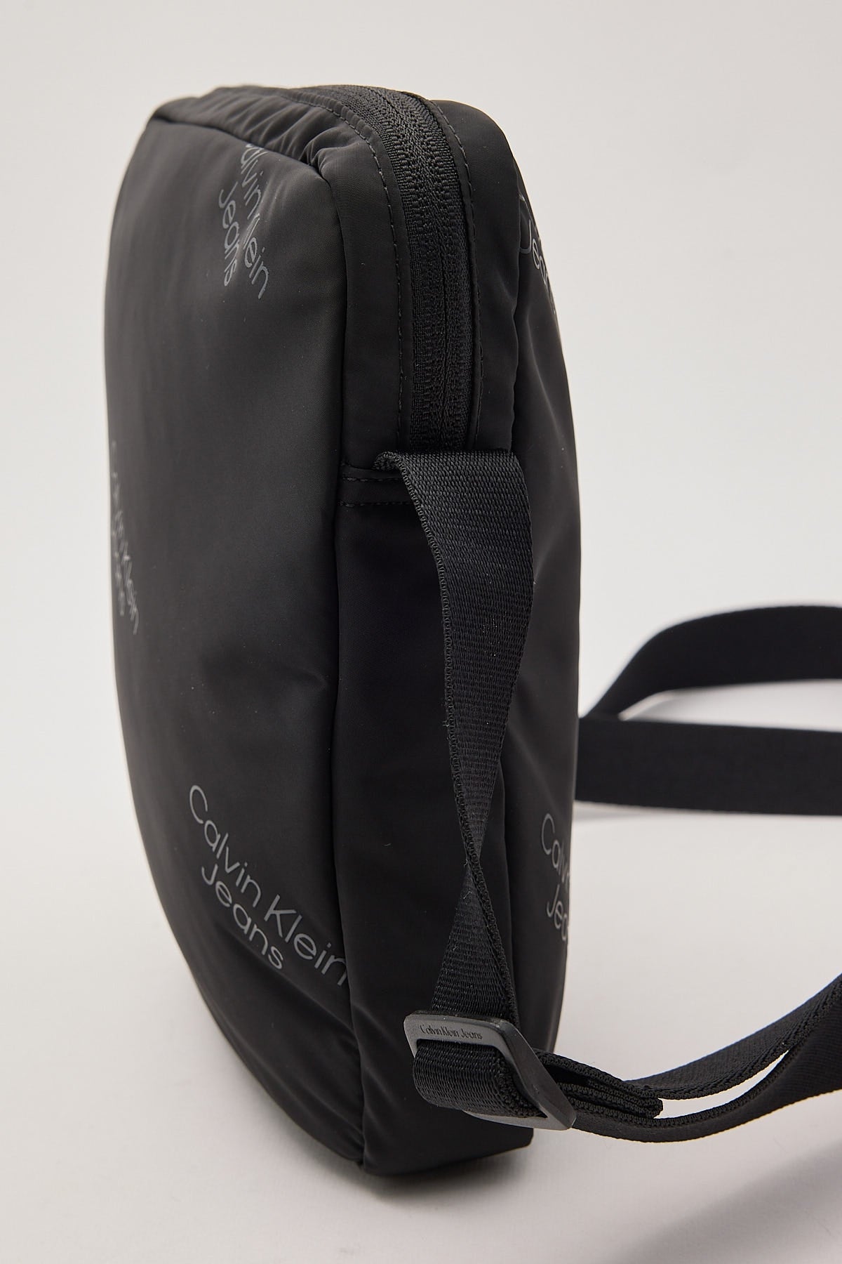 Calvin Klein Sports Essential Reporter Black