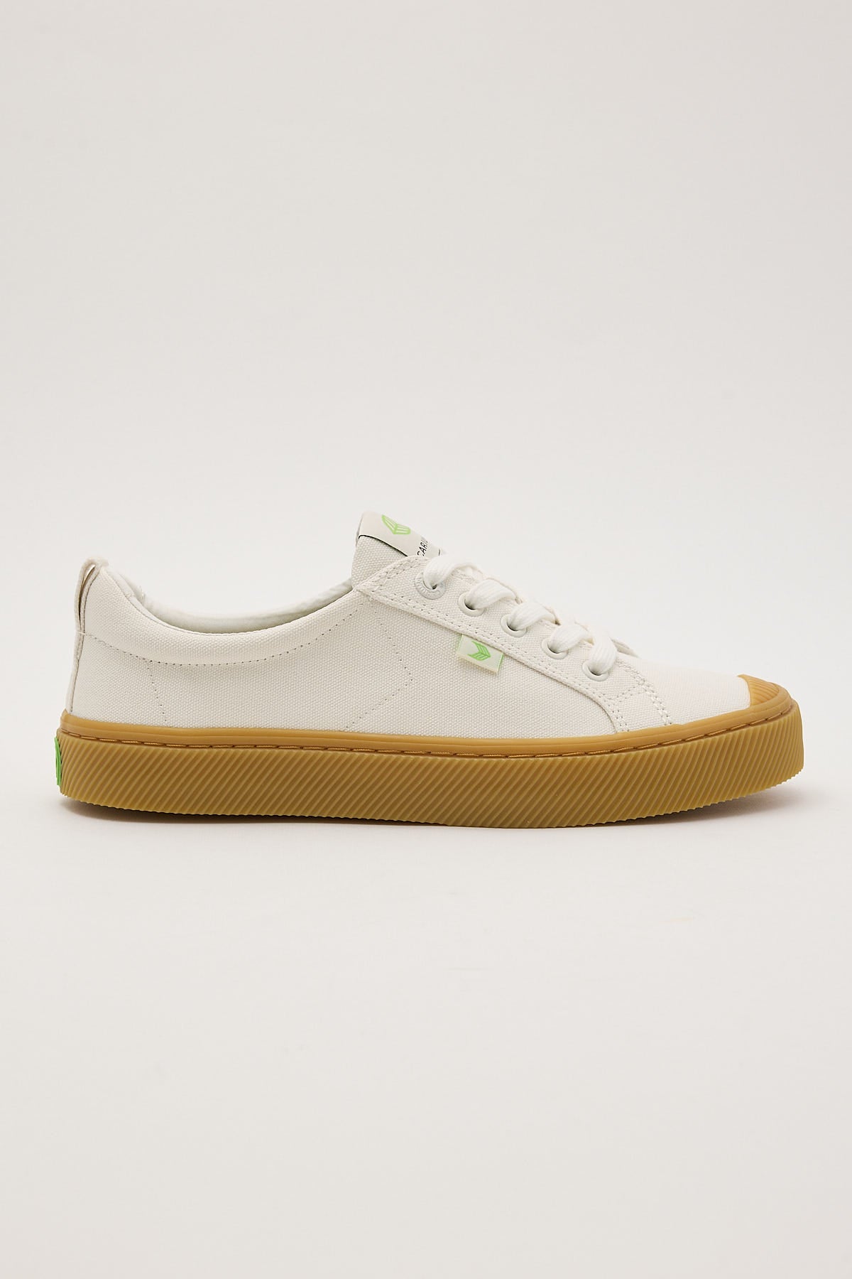 Cariuma Oca Low Canvas Sneaker Off White Gum