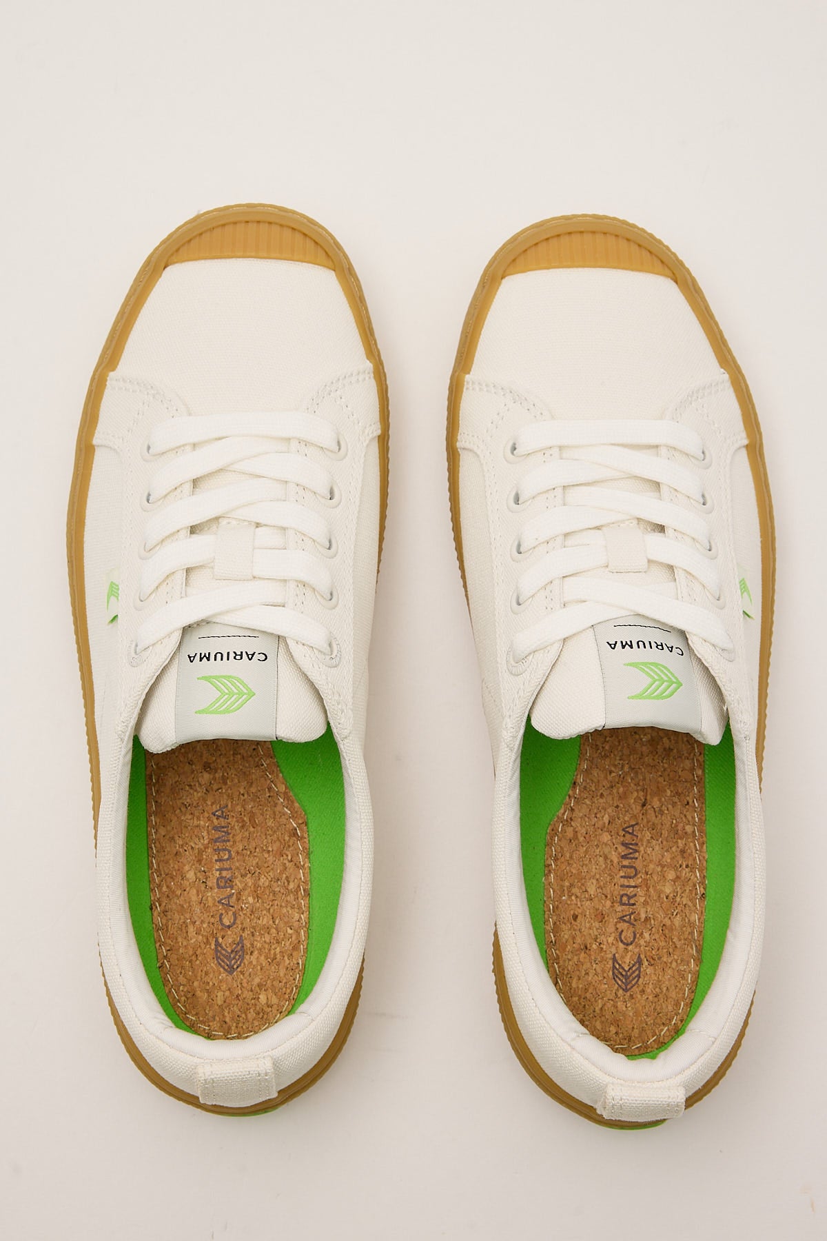 Cariuma Oca Low Canvas Sneaker Off White Gum