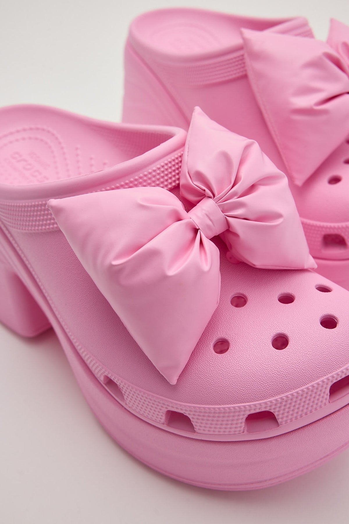 Crocs Puff Bow Siren Clog Pink