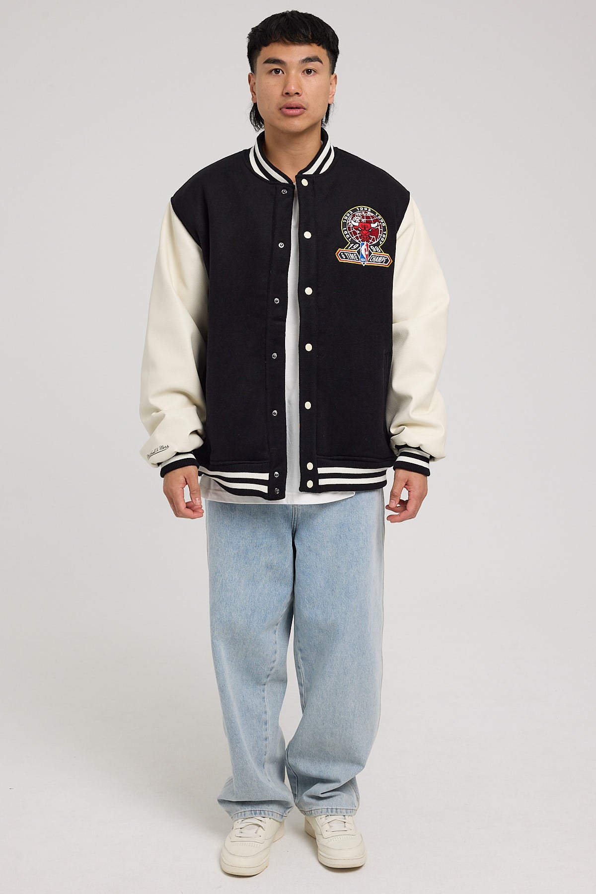 Mitchell & Ness Chicago Bulls Champions Jacket Black/Cream