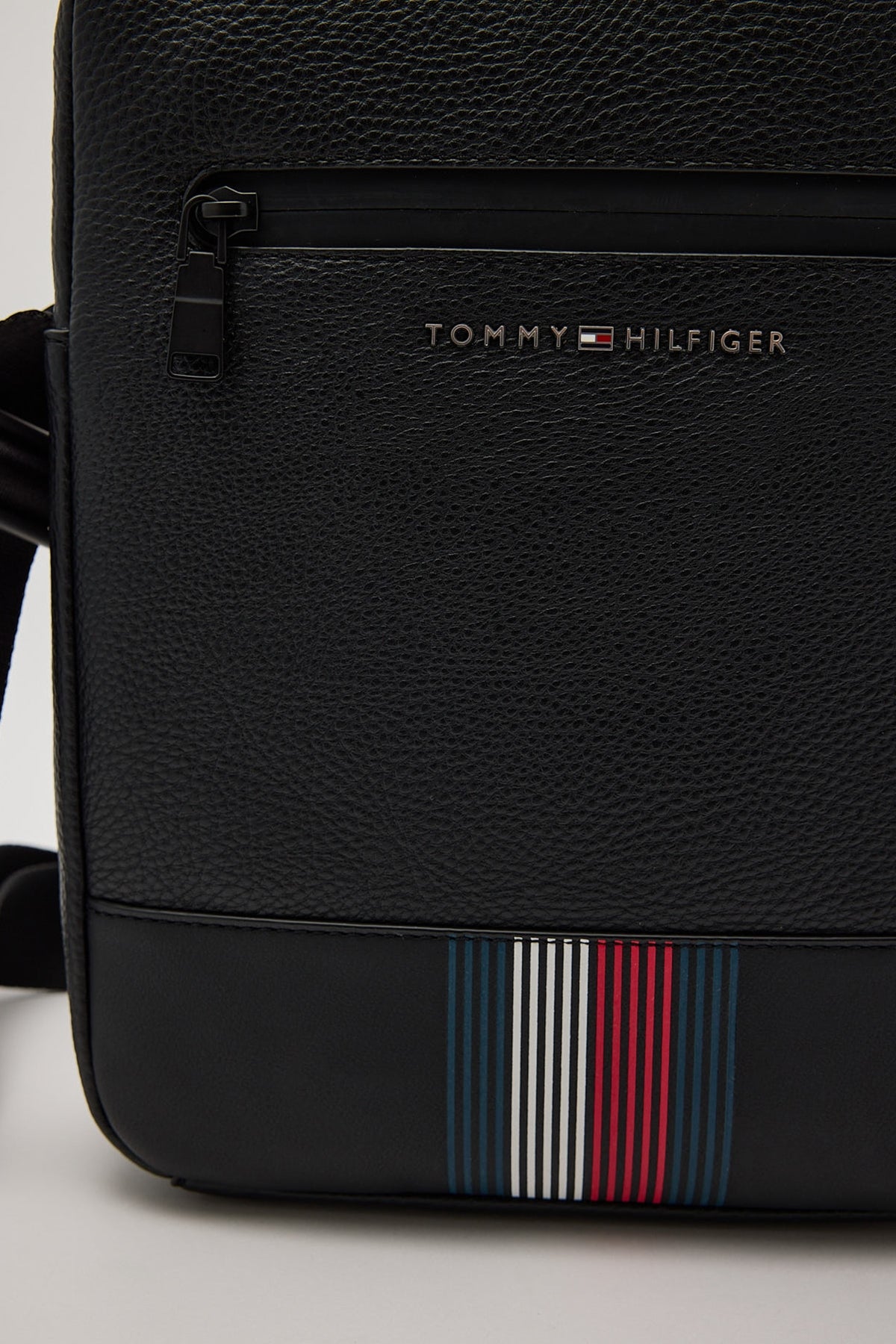 Tommy Jeans Transit Reporter Black