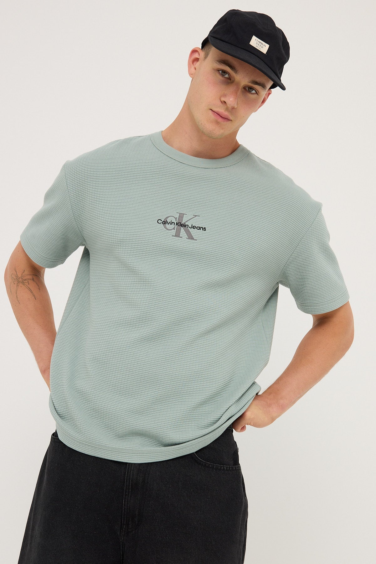 Calvin Klein City Grid SS Tee Gray