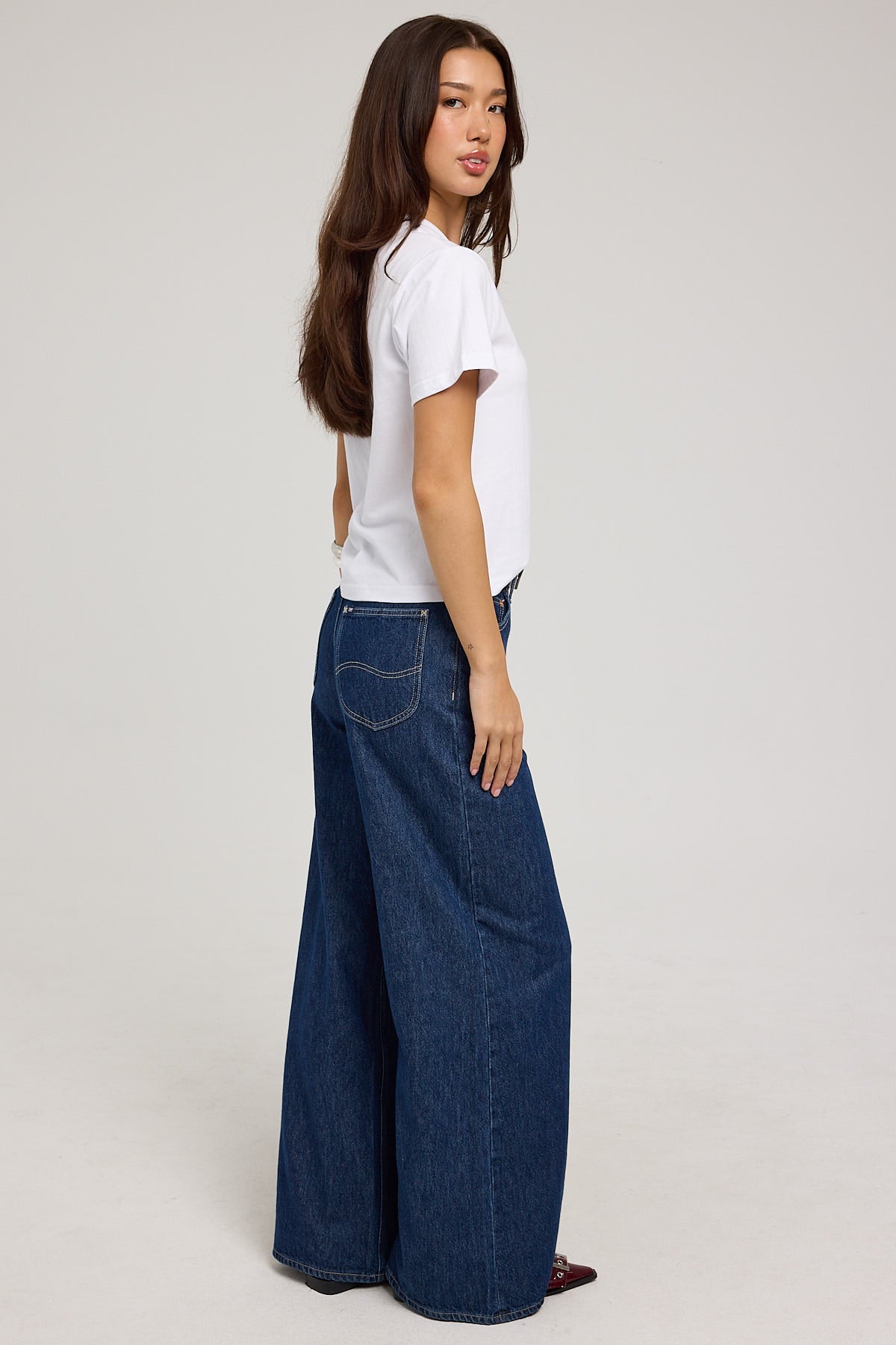 Lee Lee x Gabi Sullivan Signature Mid Relaxed Wide Jean Essential Rinse