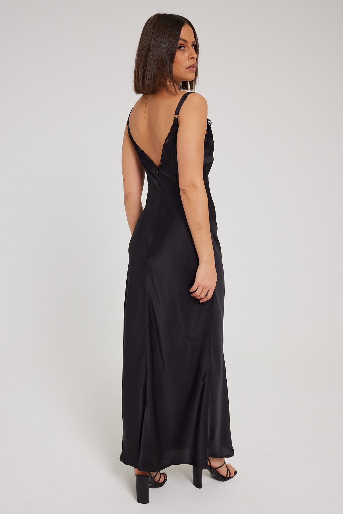 Perfect Stranger Lennie Lace Midi Dress Black – Universal Store