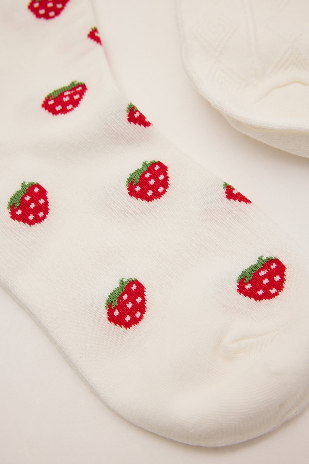 Token Strawberry Kisses 2 Pack Socks White and Red