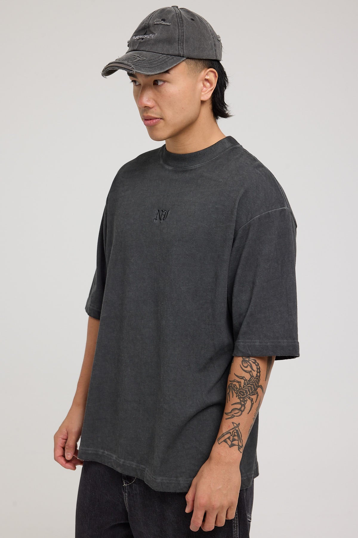 Neovision Monogram Street Super Heavy Tee Pigment Black – Universal Store