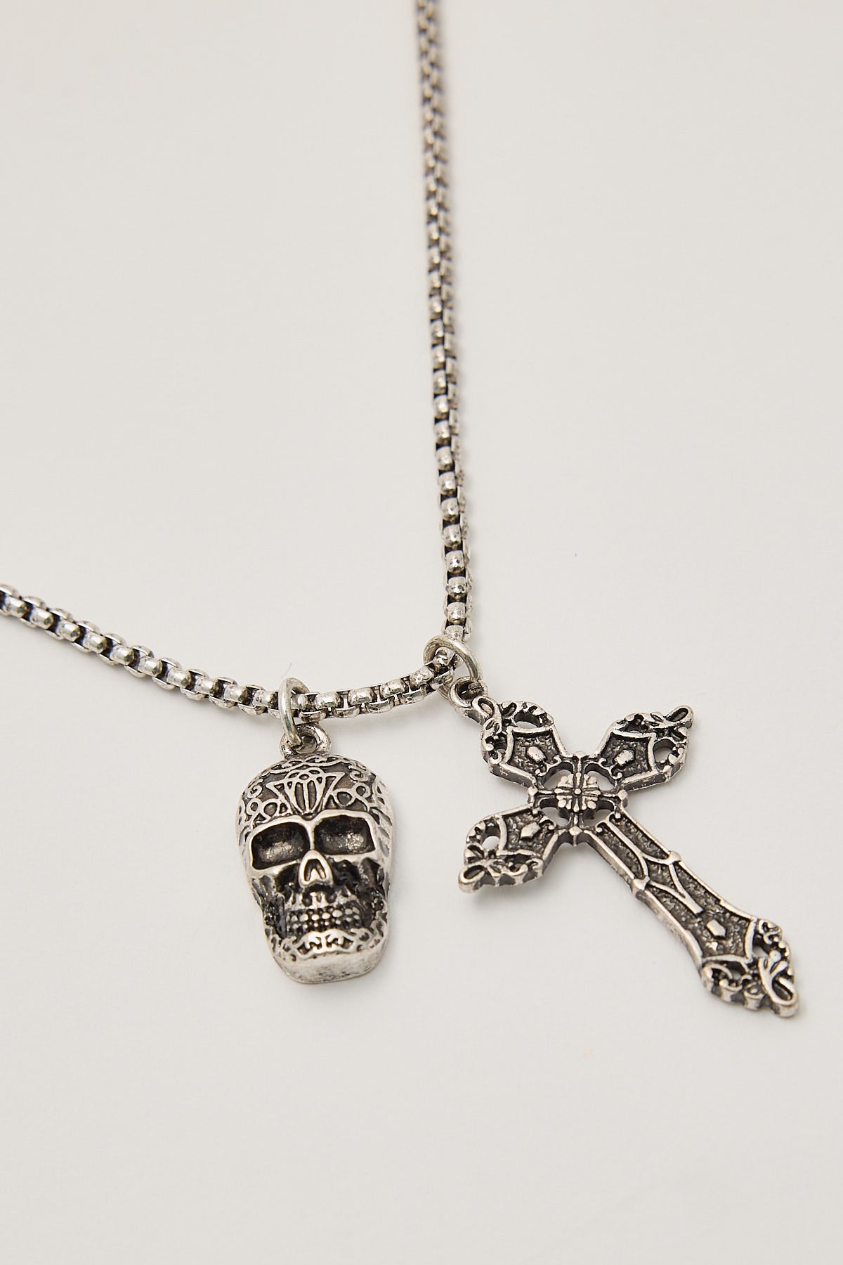 Neovision Gothic Skull Necklace Antique Silver