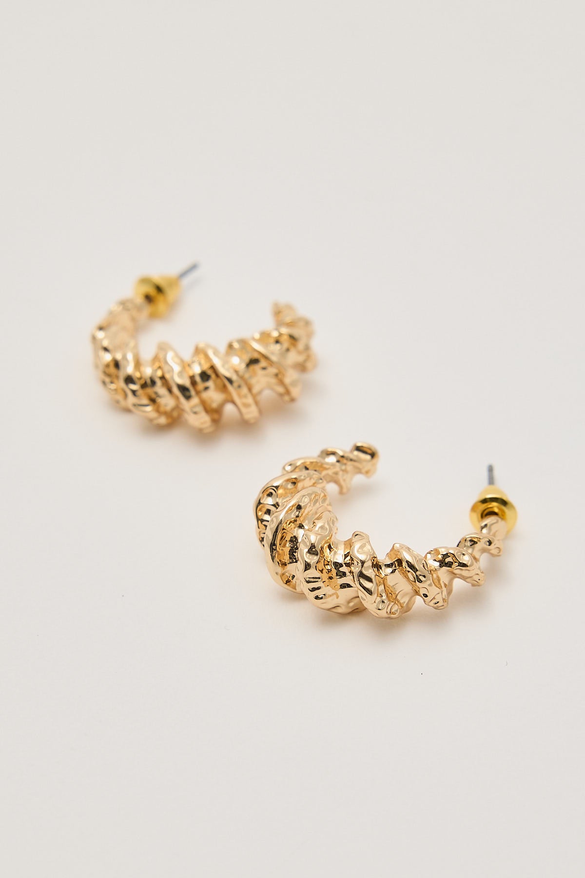 Perfect Stranger Coralina Twist Hoop Gold