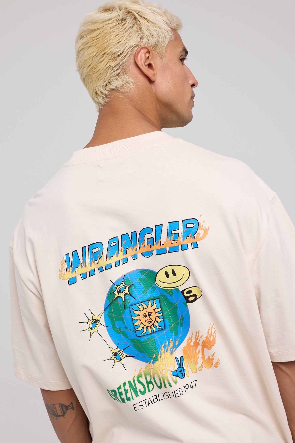 Wrangler World Tour Slacker Tee Ecru