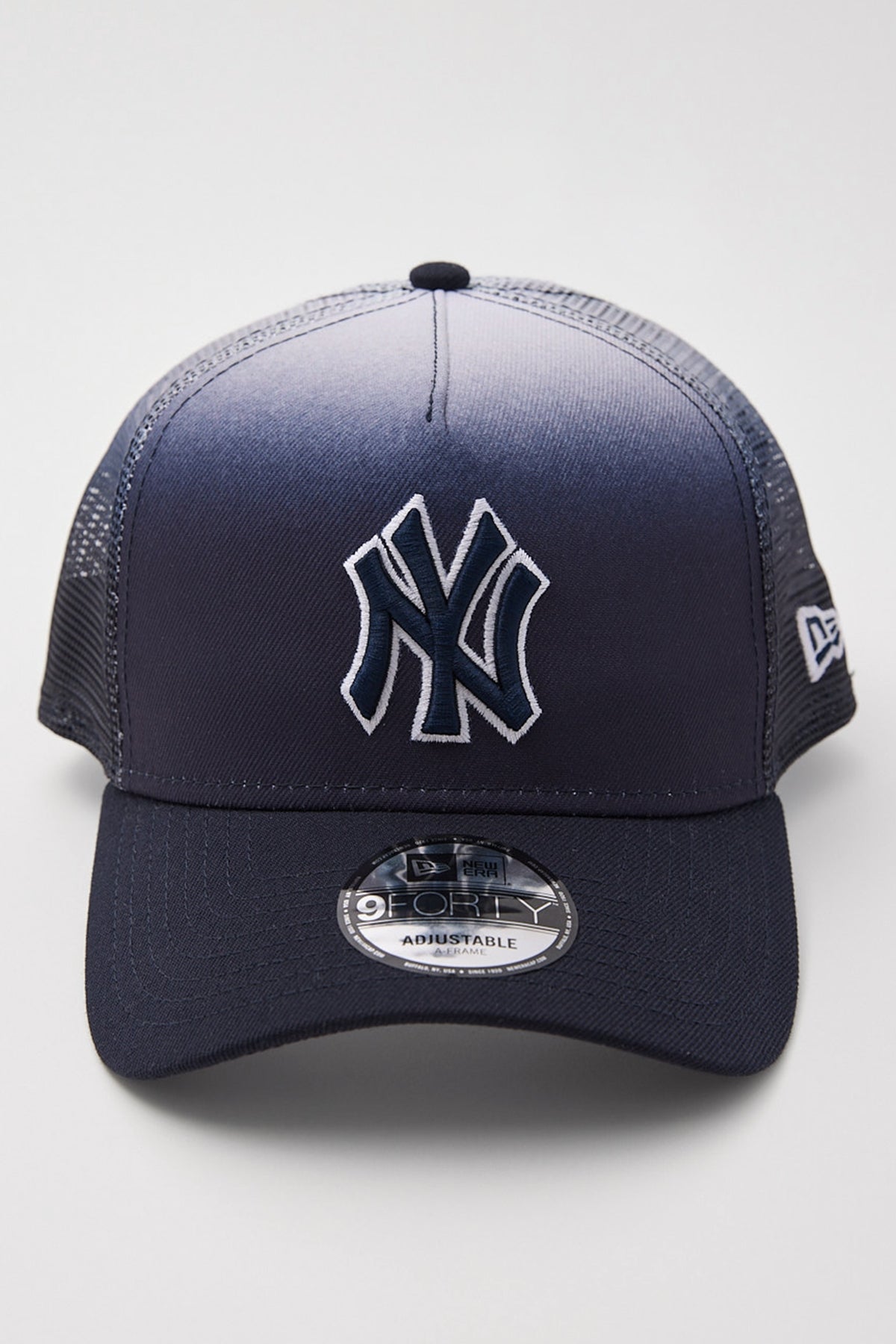 New Era 9Forty A-Frame Trucker Higher Fade New York Yankees Dip Dye OTC