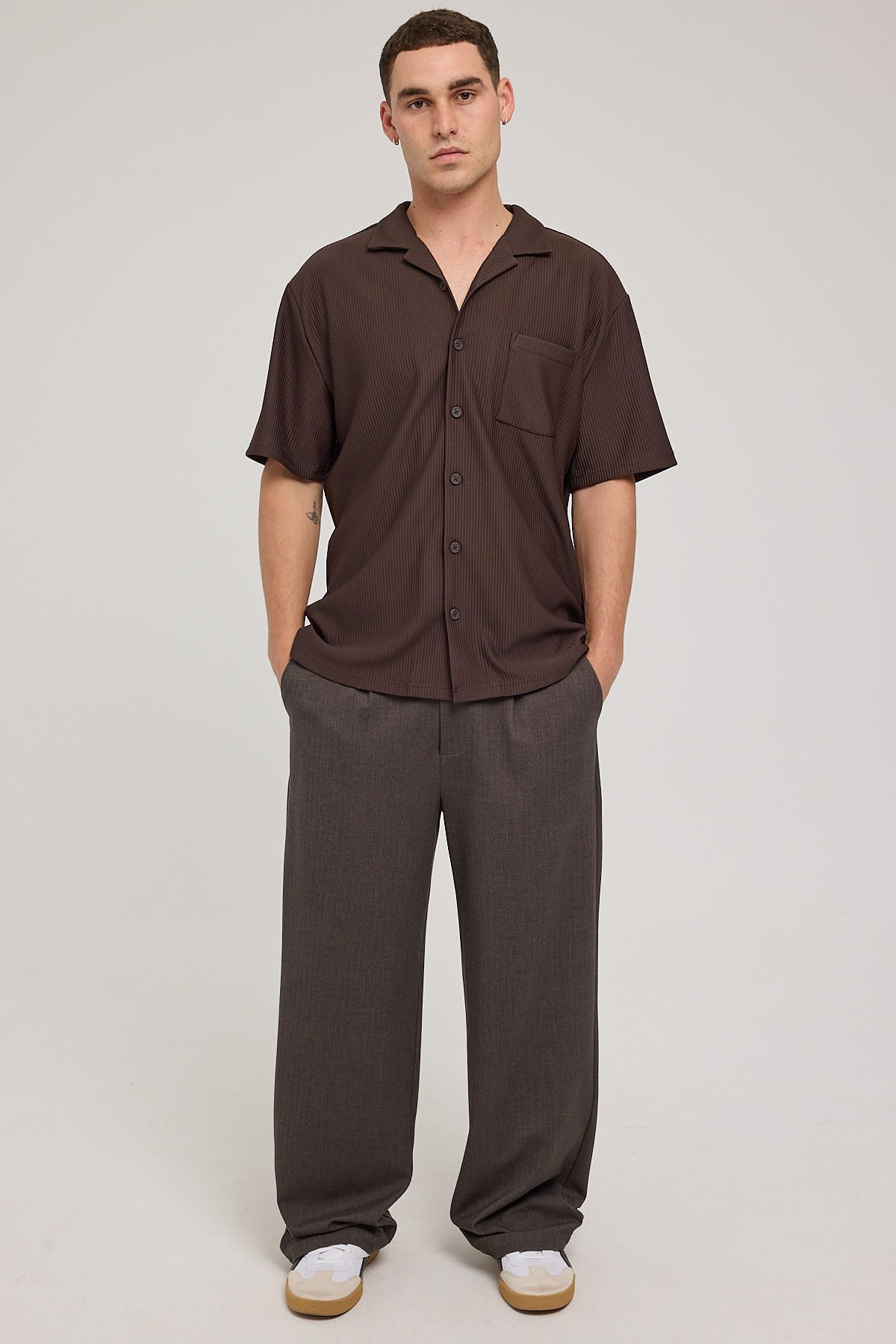 Common Need Austin Pleated Resort Shirt Dark Brown