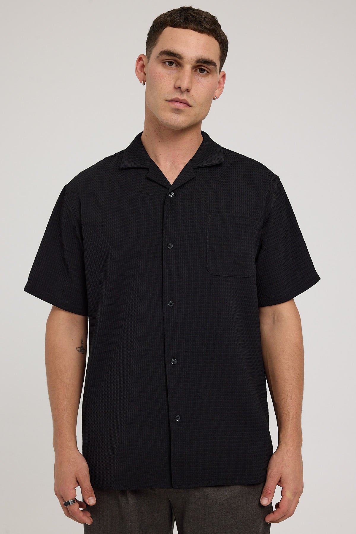 Common Need Dune Waffle Resort Shirt Black – Universal Store