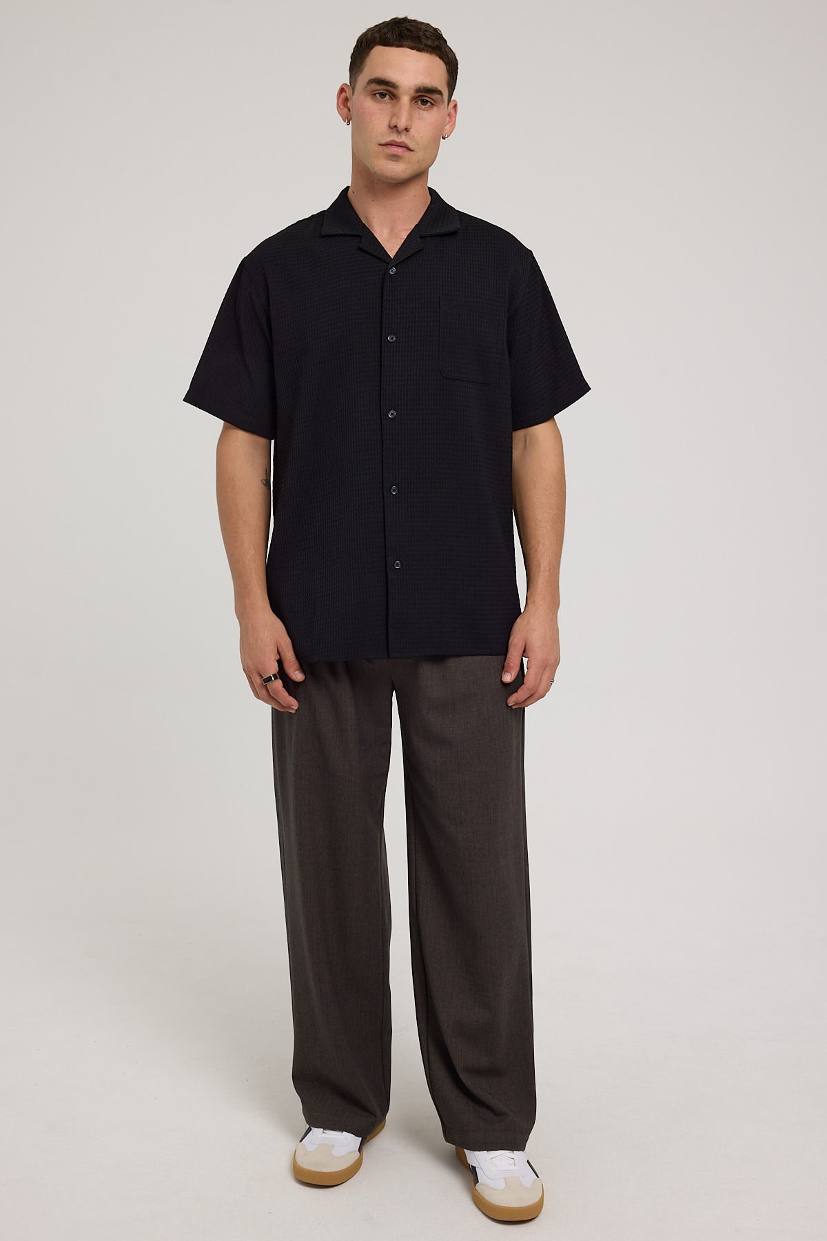 Common Need Dune Waffle Resort Shirt Black