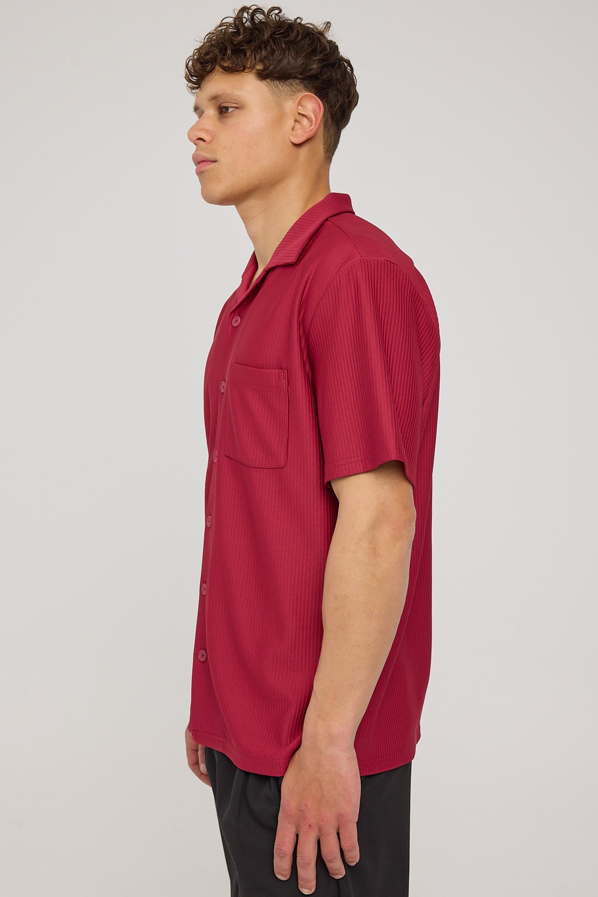 Common Need Austin Pleated Resort Shirt Burgundy