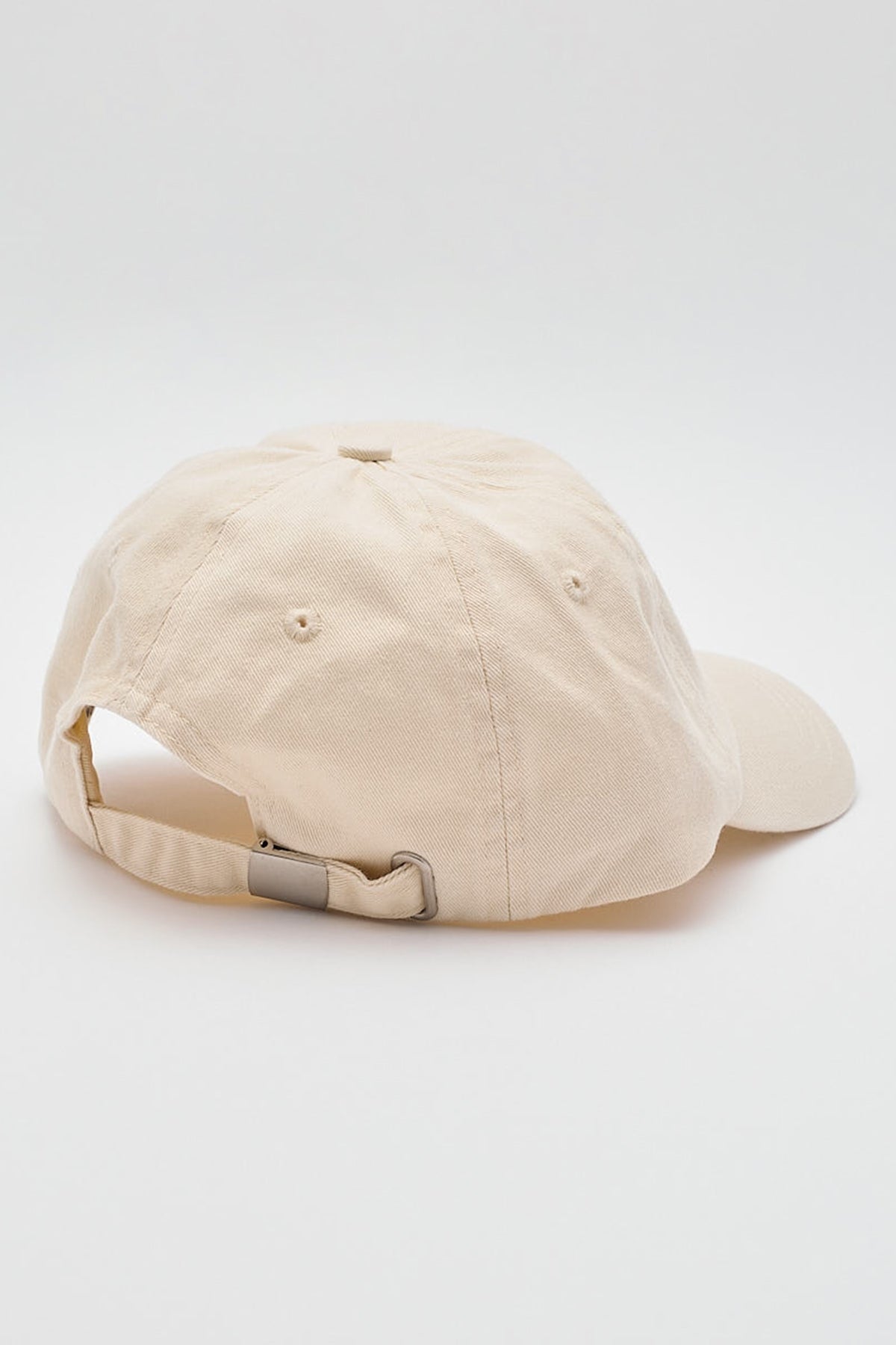 Common Need Windsor Dad Cap Ecru