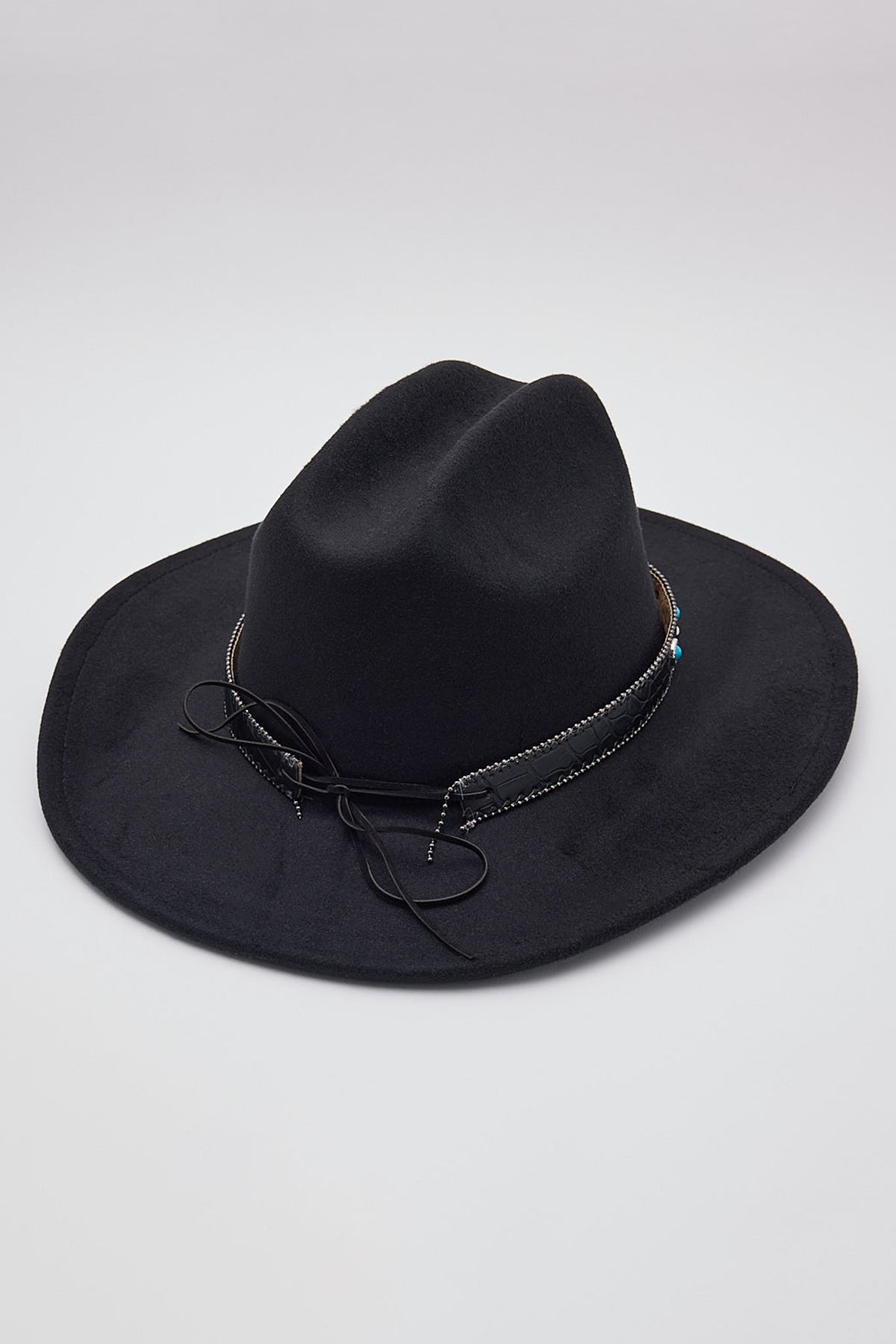 Token Saddle Cowgirl Hat Black