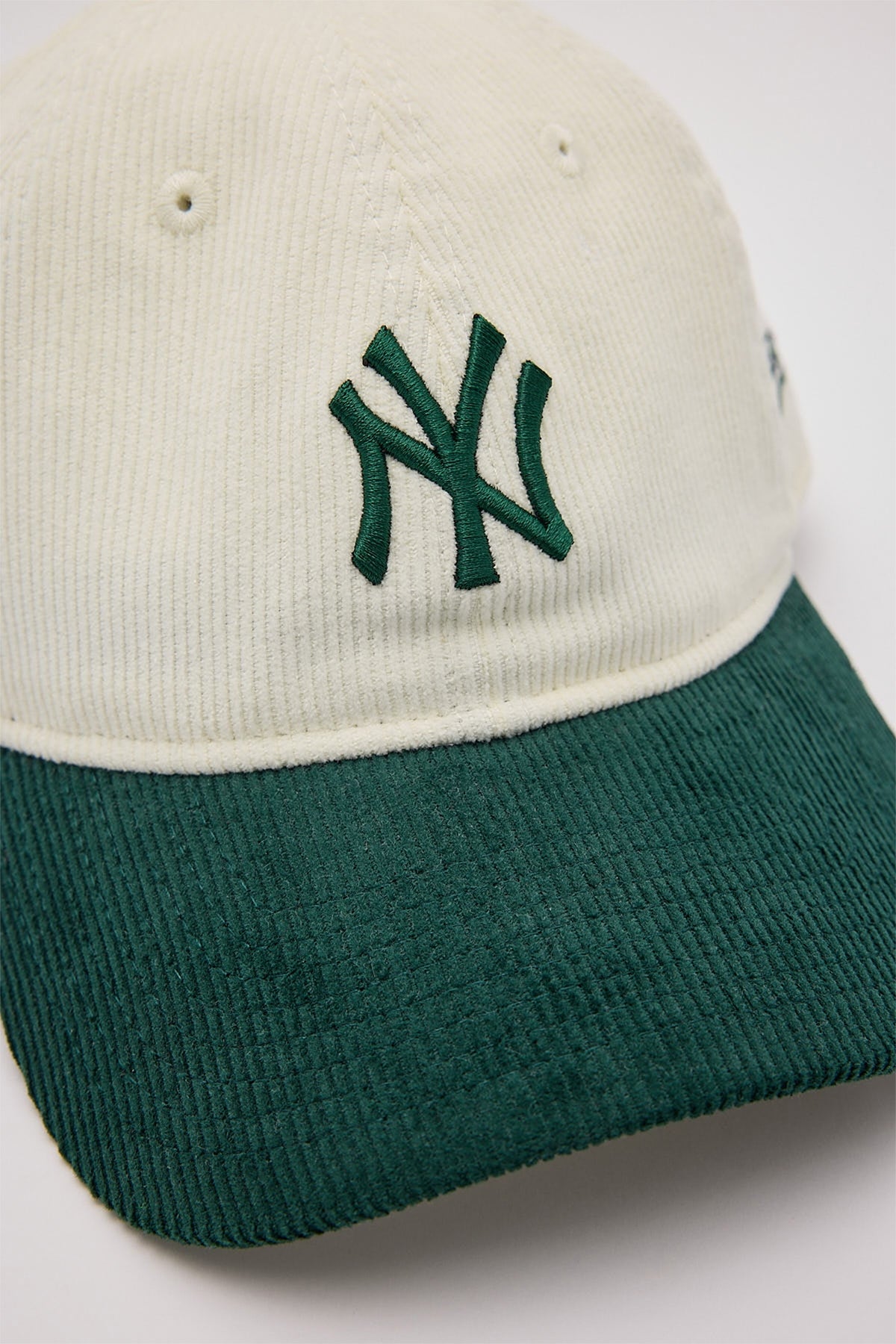 New Era 9Twenty Corduroy New York Yankees Cap Chrome White/Dark Green