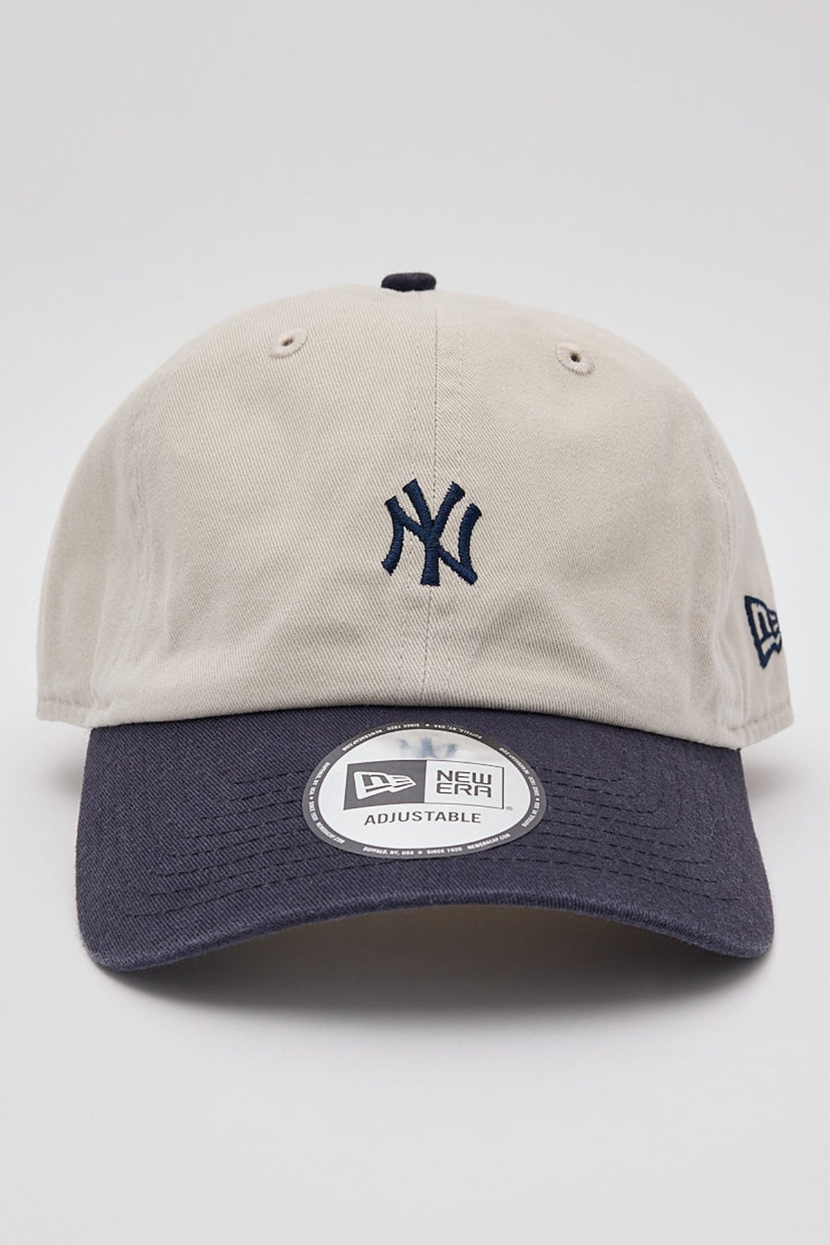 New Era Casual Classic New York Yankees Micro Logo Cap Stone/Navy