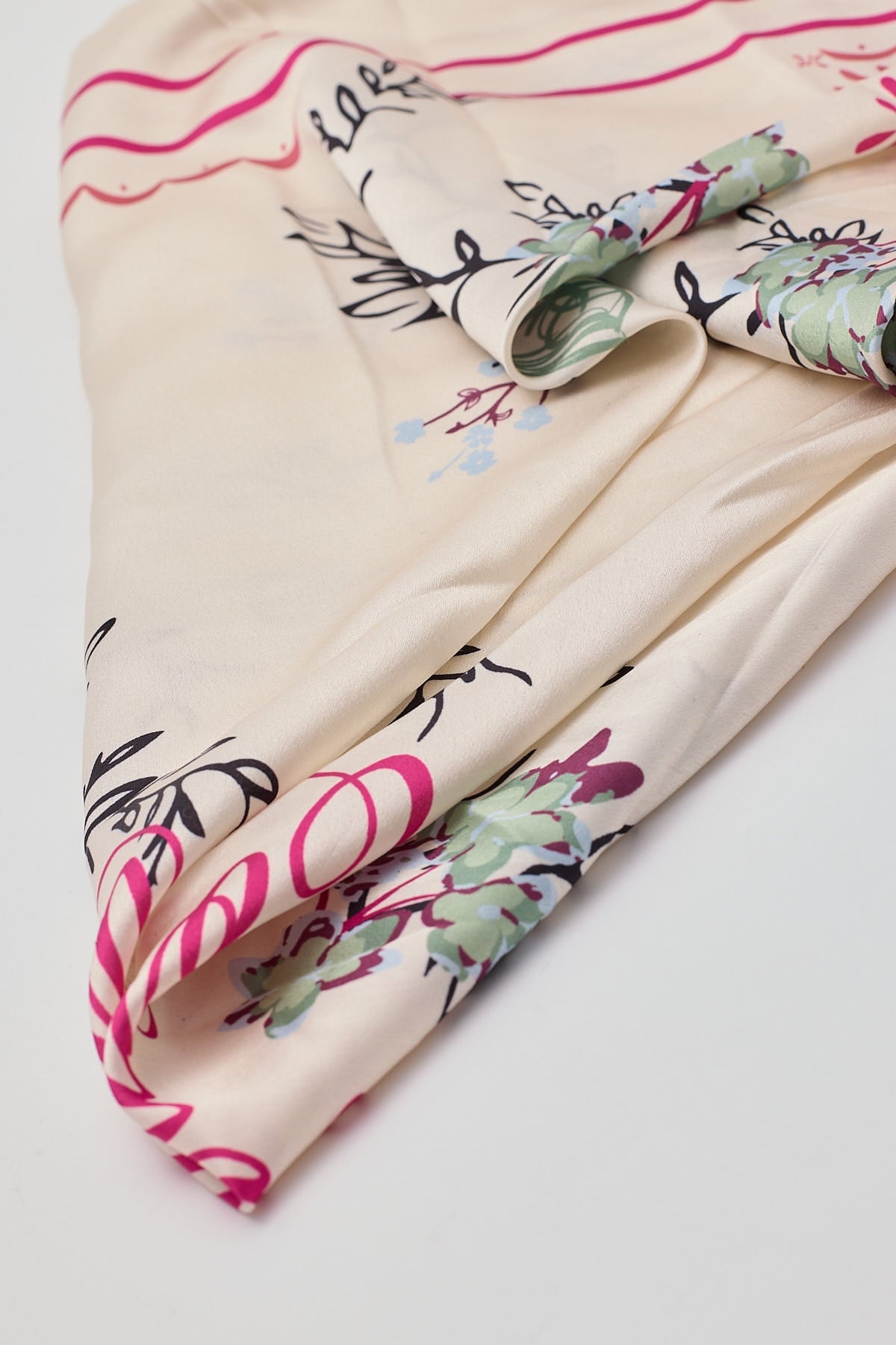 Common Need Fleur Bandana Head Scarf Cream