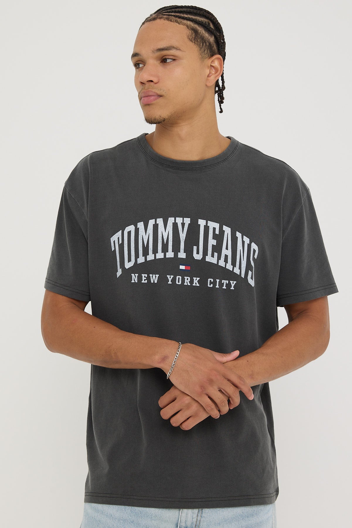 Tommy Jeans TJM Regular ARC Varsity Washed Tee Black