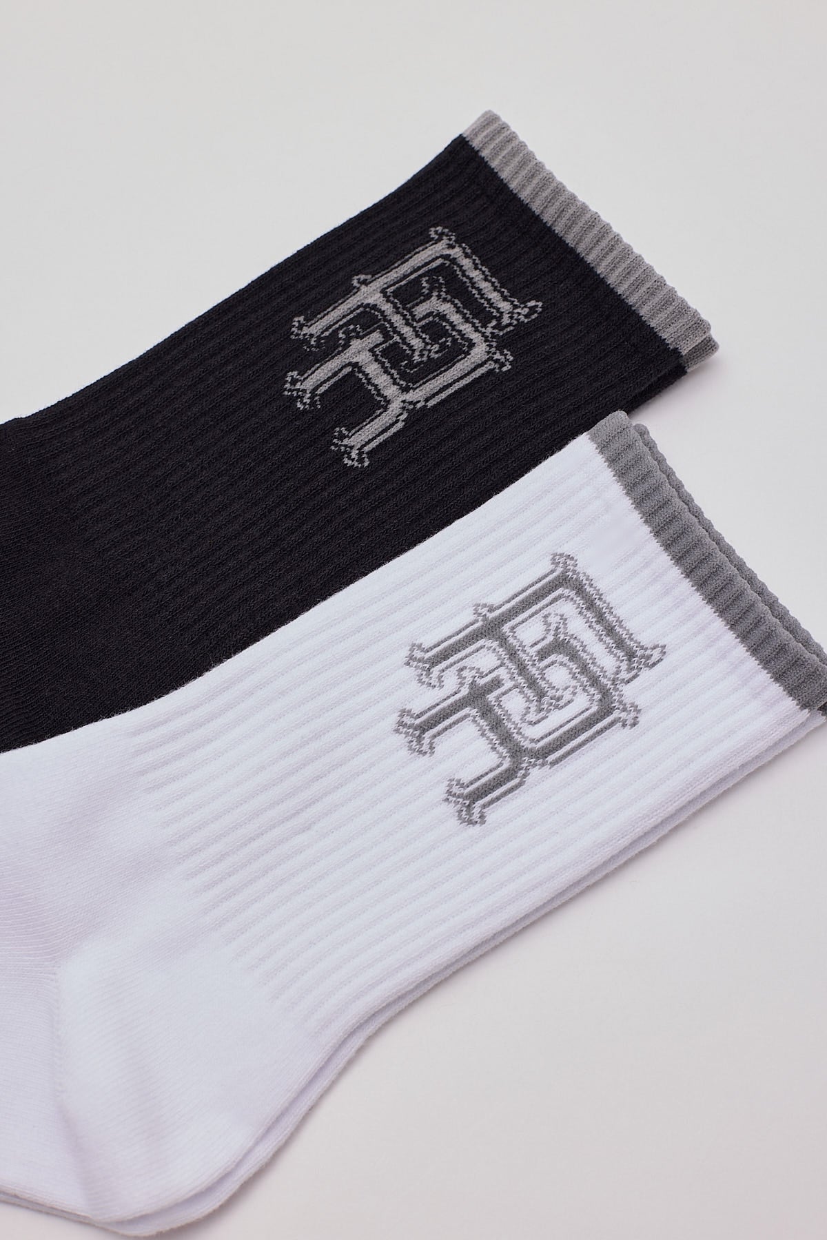 Front Runner Legends Logo 2 Pack Socks White/Black