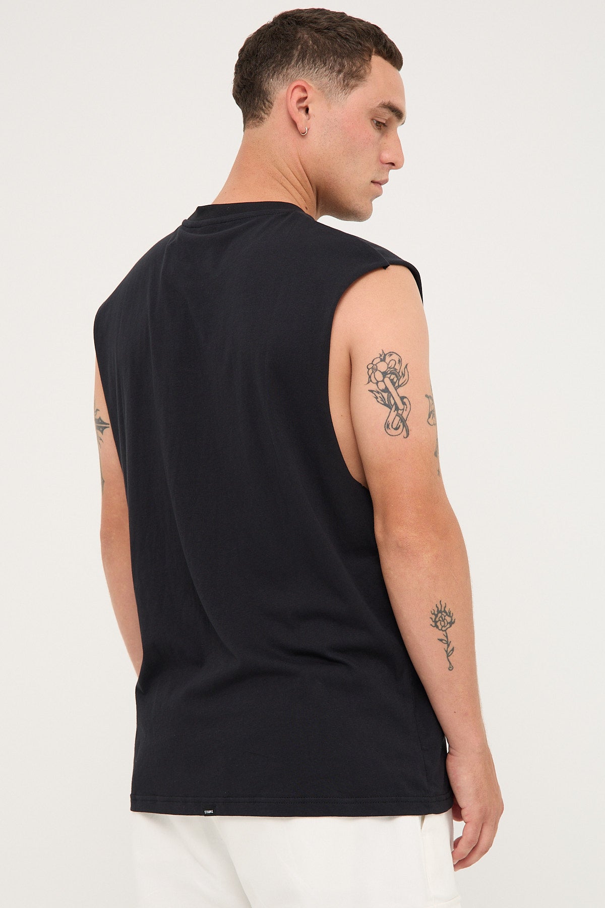 Thrills Sphere Embro Merch Fit Muscle Tee Washed Black