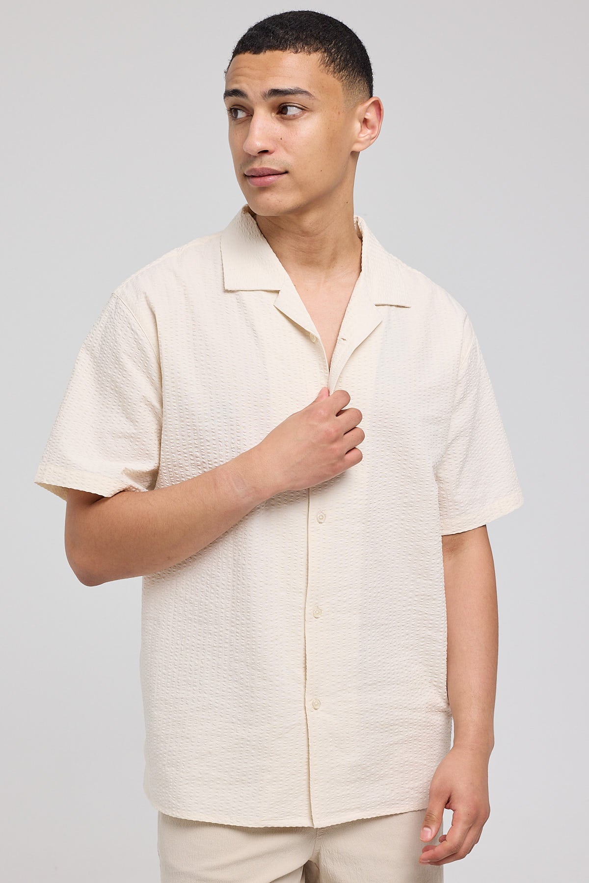 Common Need Fantasy Seersucker Resort Shirt Off White