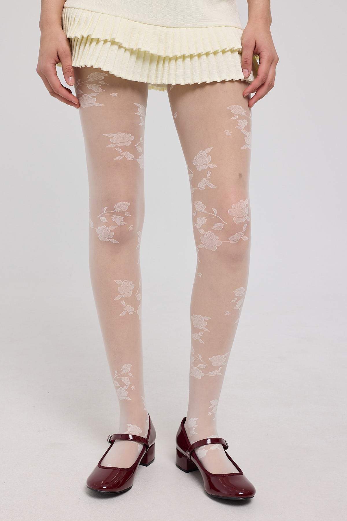 Token Flower Stockings White