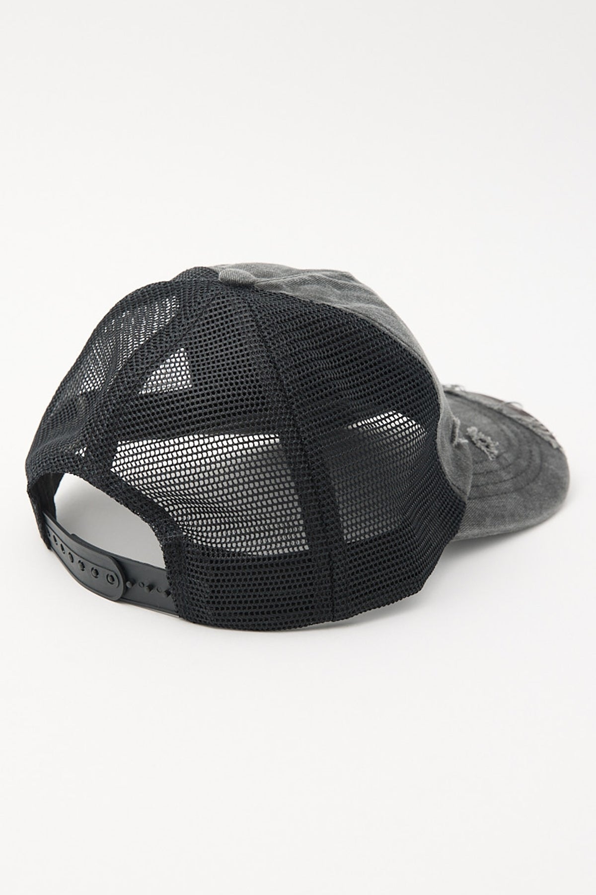 Neovision Void Trucker Cap Washed Black