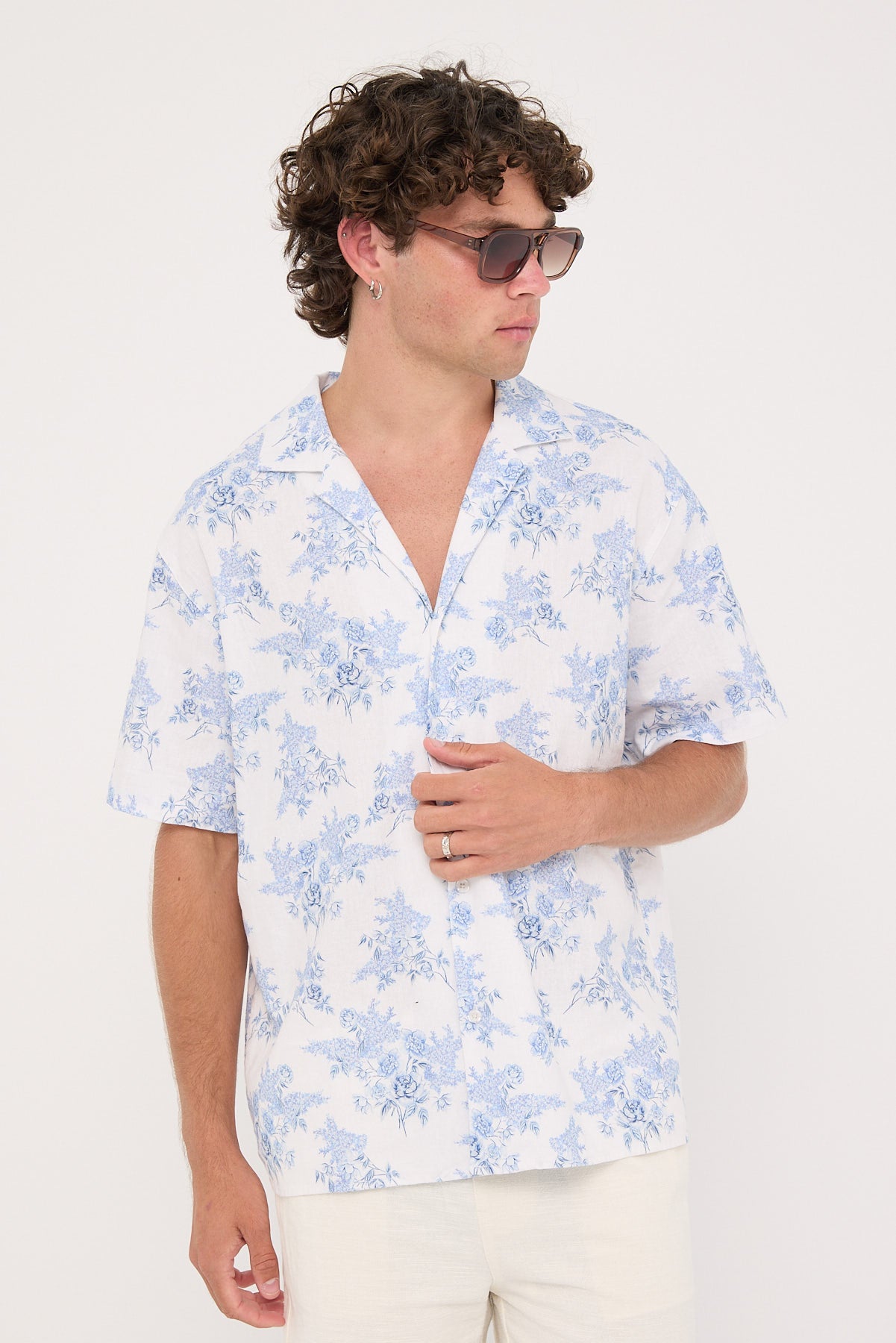 Common Need Serene Linen Resort Shirt White/Blue