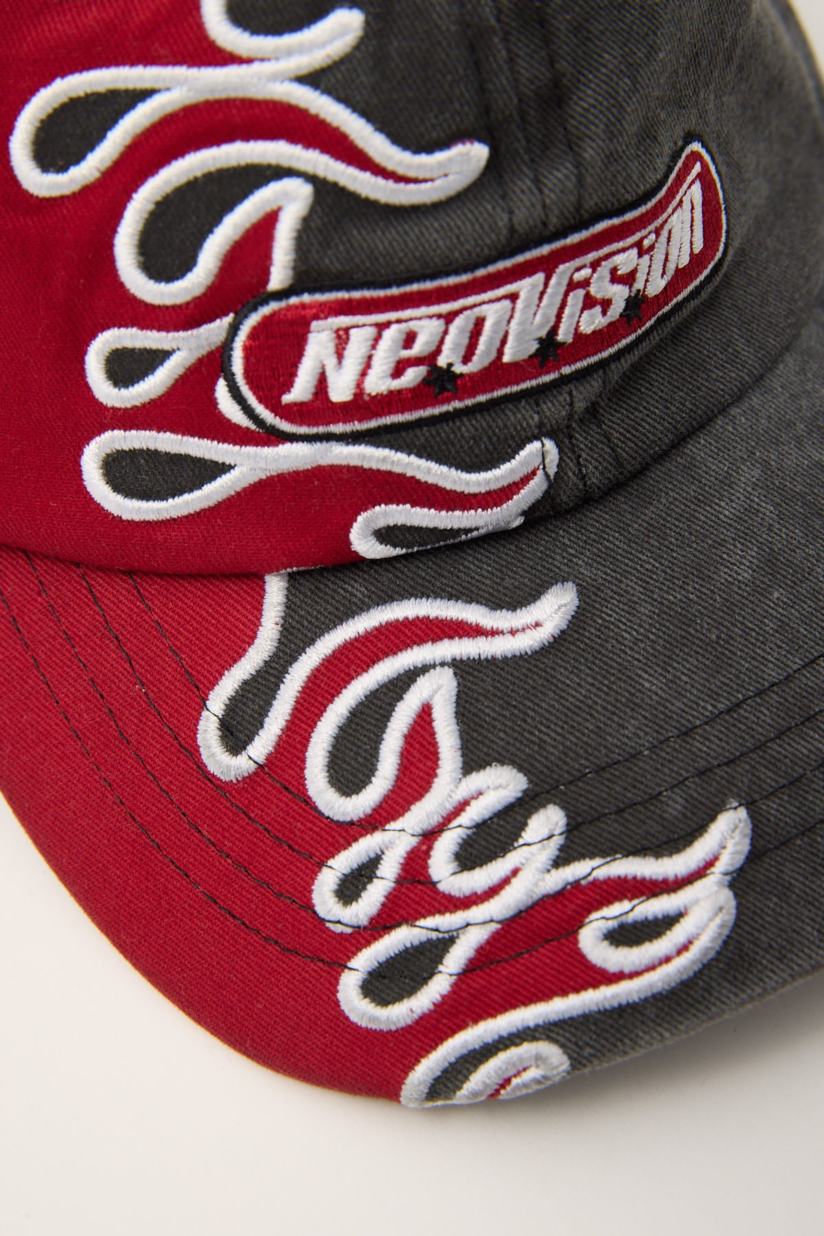 Neovision Pyro Dad Cap Washed Black/Red