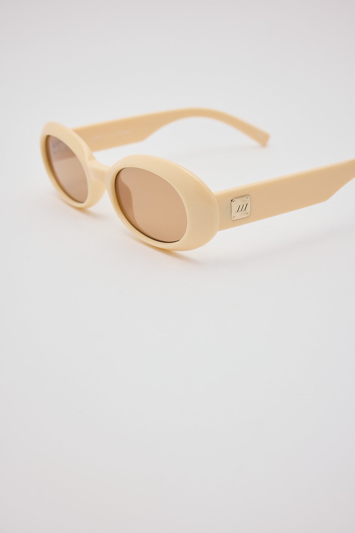 Le Specs Work It! Ivory/Tan Tint